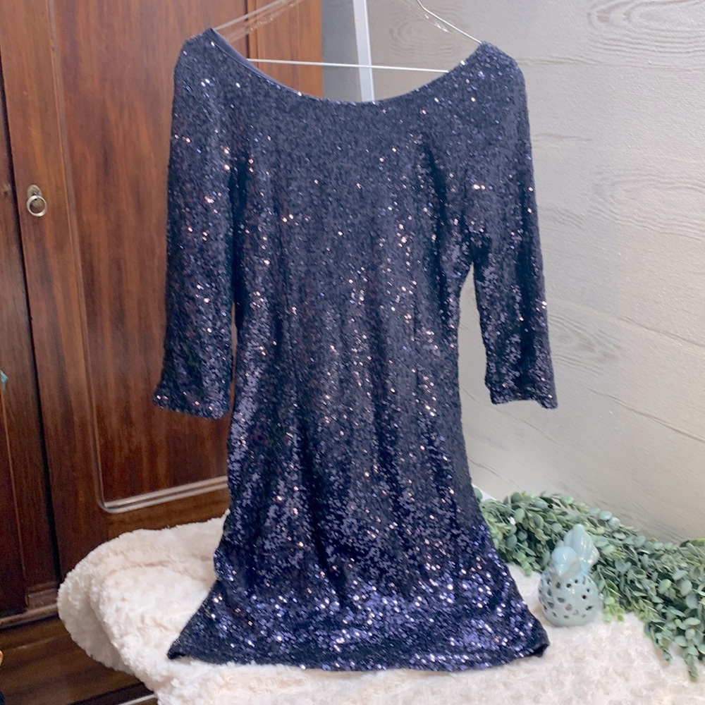 Women dark blue sequin mini dress with 3/4 sleeves size L.